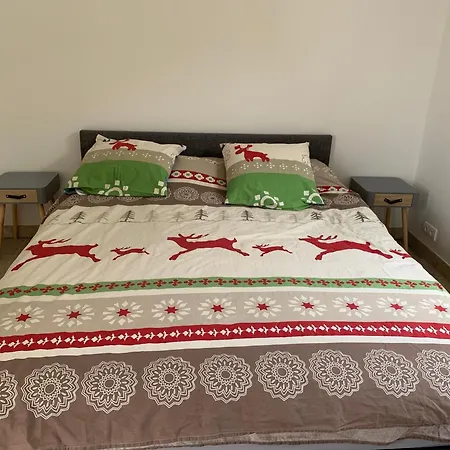 Rez De Avec Piscine Apartmán *